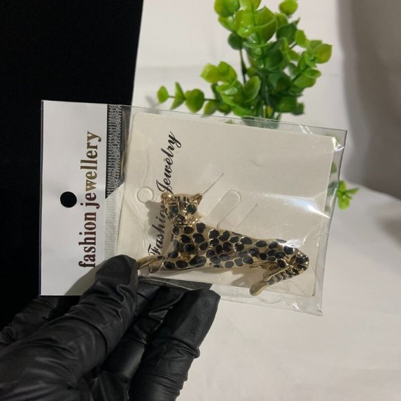 LEOPARD BROOCH Pin Brooch Cat Green Eye Rhinestone Black Enamel Tone - Picture 2 of 3